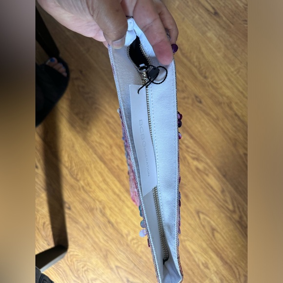 BCBG folding clutch - Picture 3 of 5